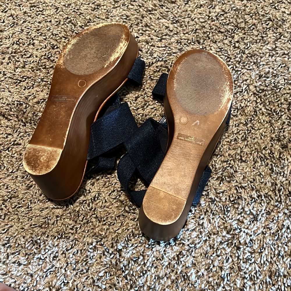 Italian shoemaker jean like sandals with rhinestones. - Picture 4 of 6